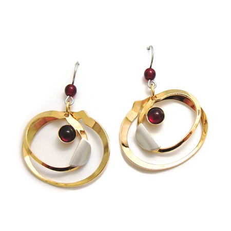 Shiny gold Circles with Red Acrylic Stone Dangles - Click Image to Close